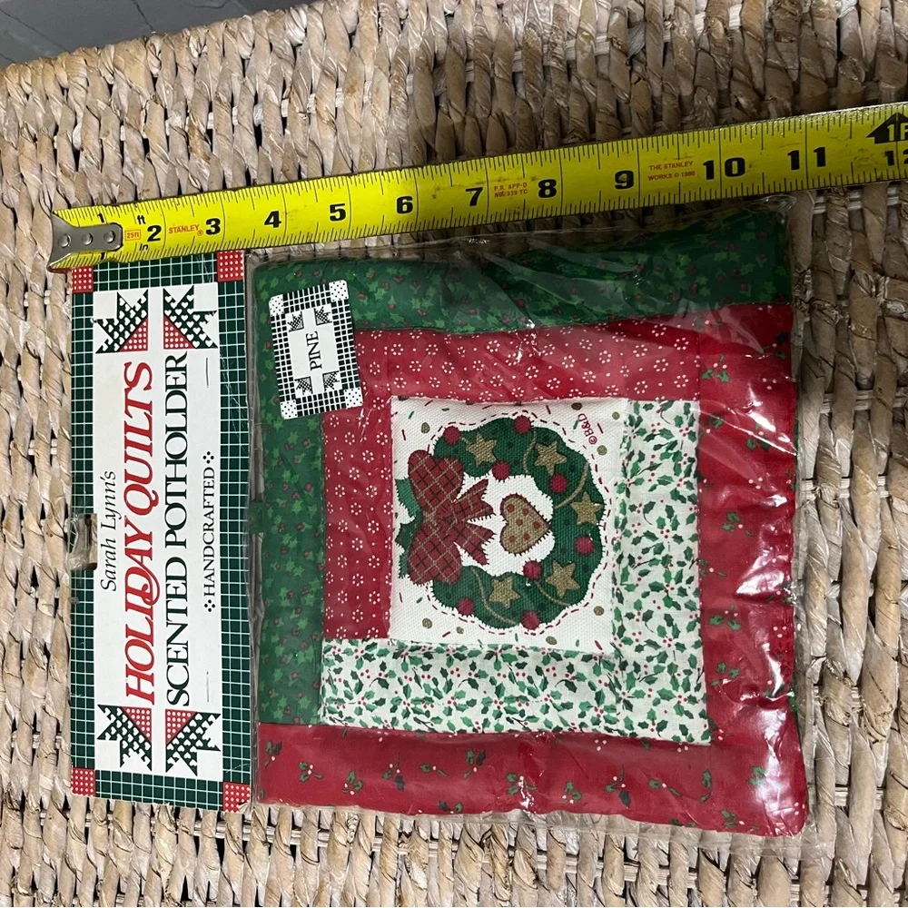 Vintage Sarah Lynn's‎ Holiday Quilts Scented Potholder hand crafted Pine Wreath